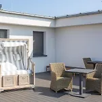 5 Sterne Sommersuite Mit Genialer Dachterrasse Apartman Wustrow